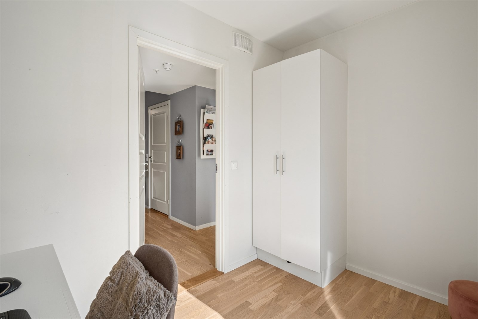 Det medfølger garderobeskap. Galleribilde