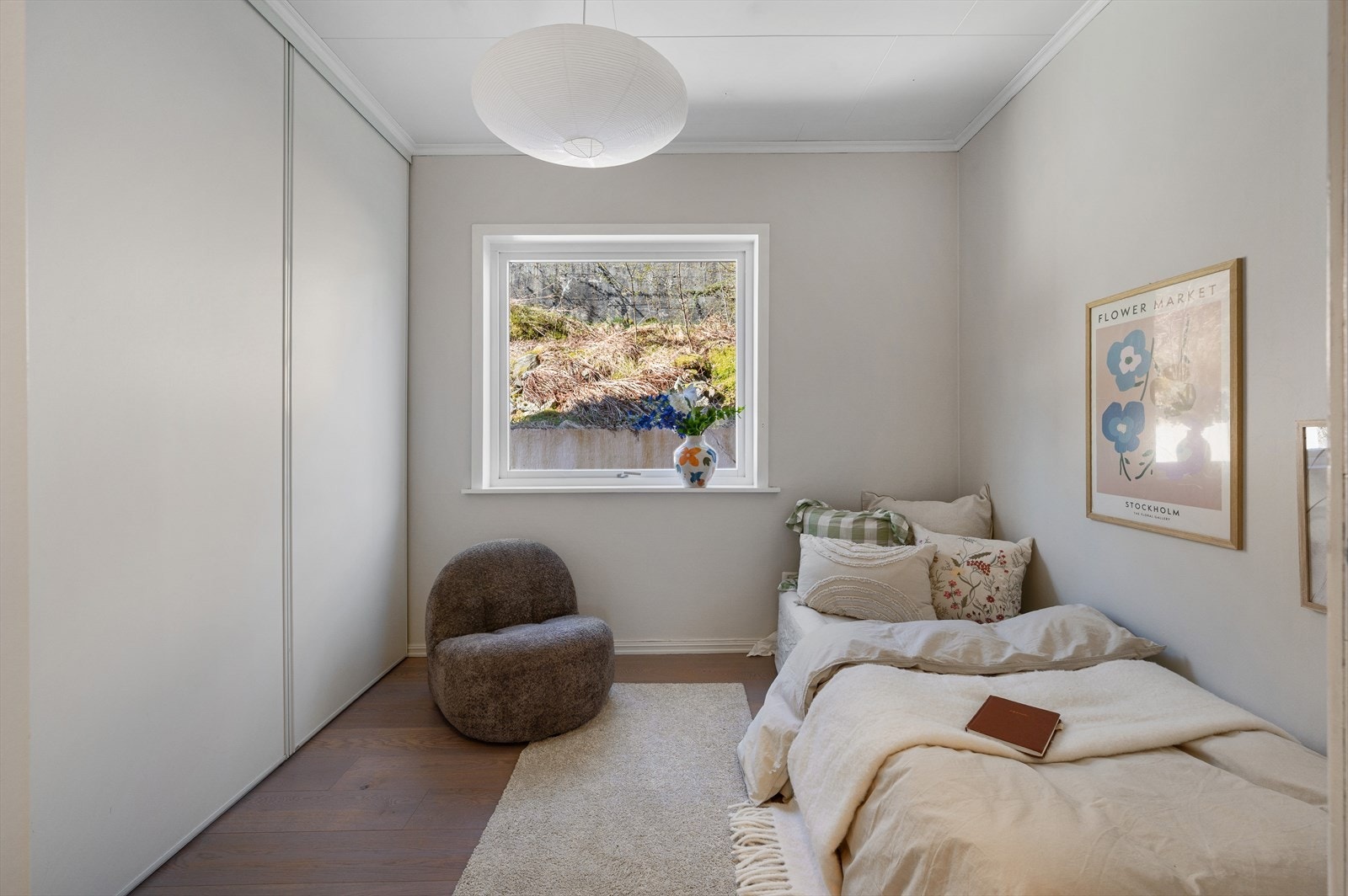 - Boligens andre soverom måler 8,8 m² inkl. skap - Galleribilde