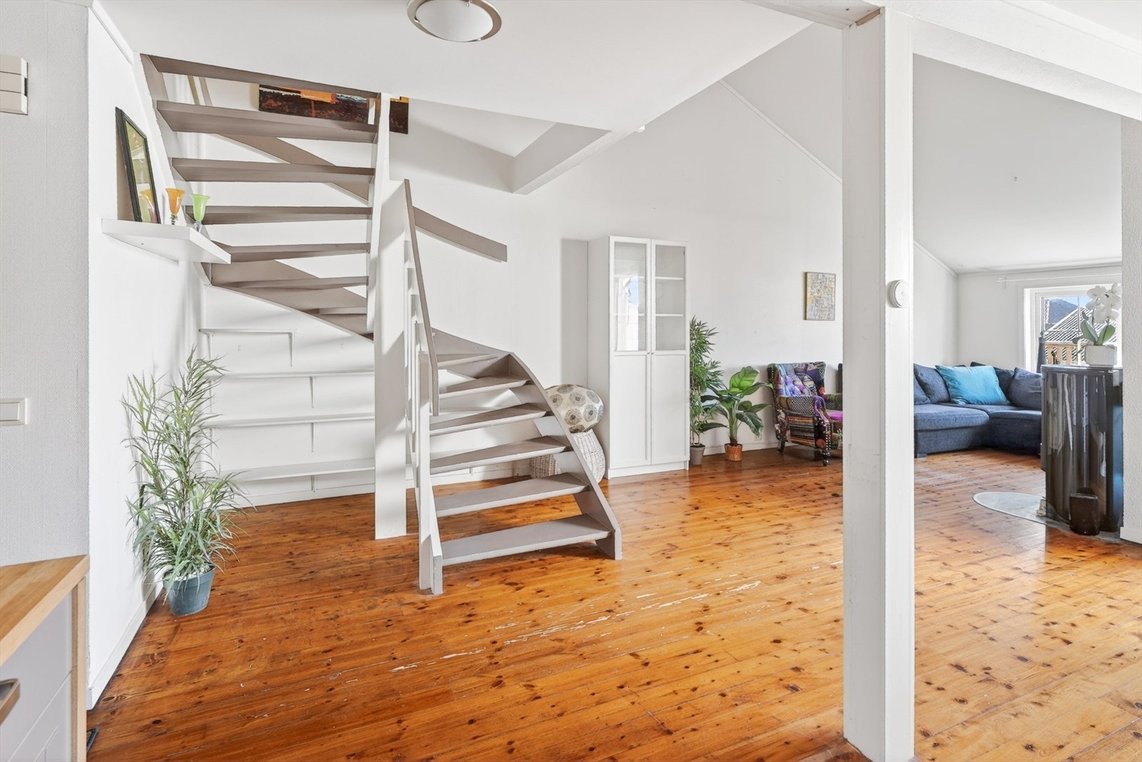 Tretrappen binder etasjene sammen Galleribilde