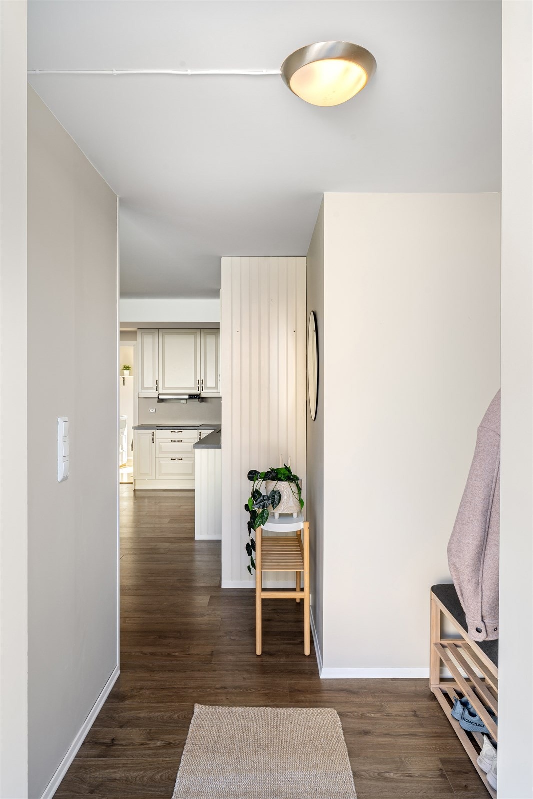Leiligheten fremstår som lys og innbydende med gode planløsninger og gjennomgående god standard. Galleribilde