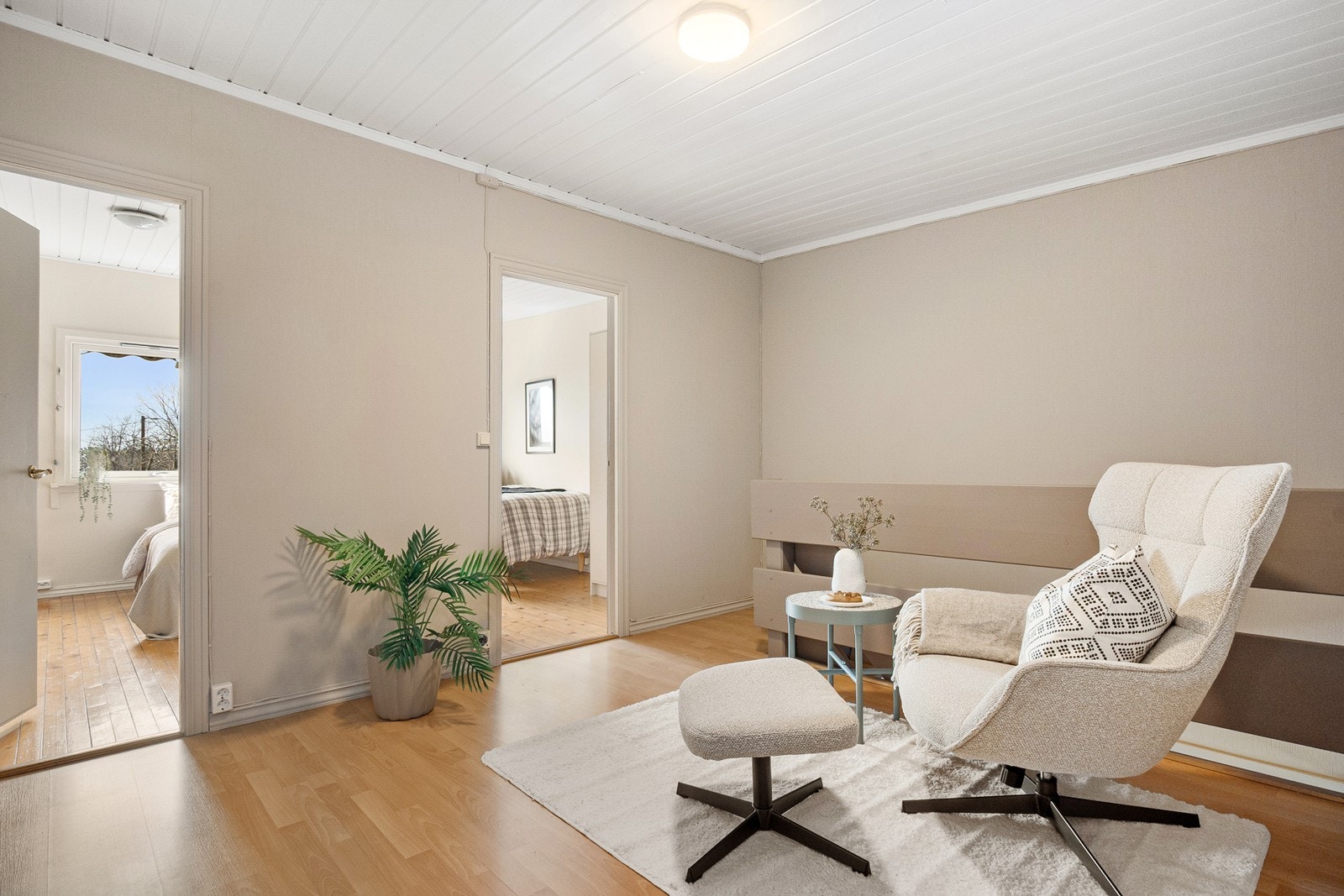 Alle tre soverom er funksjonelt plassert i 2. etasje, sammen med badet. Galleribilde