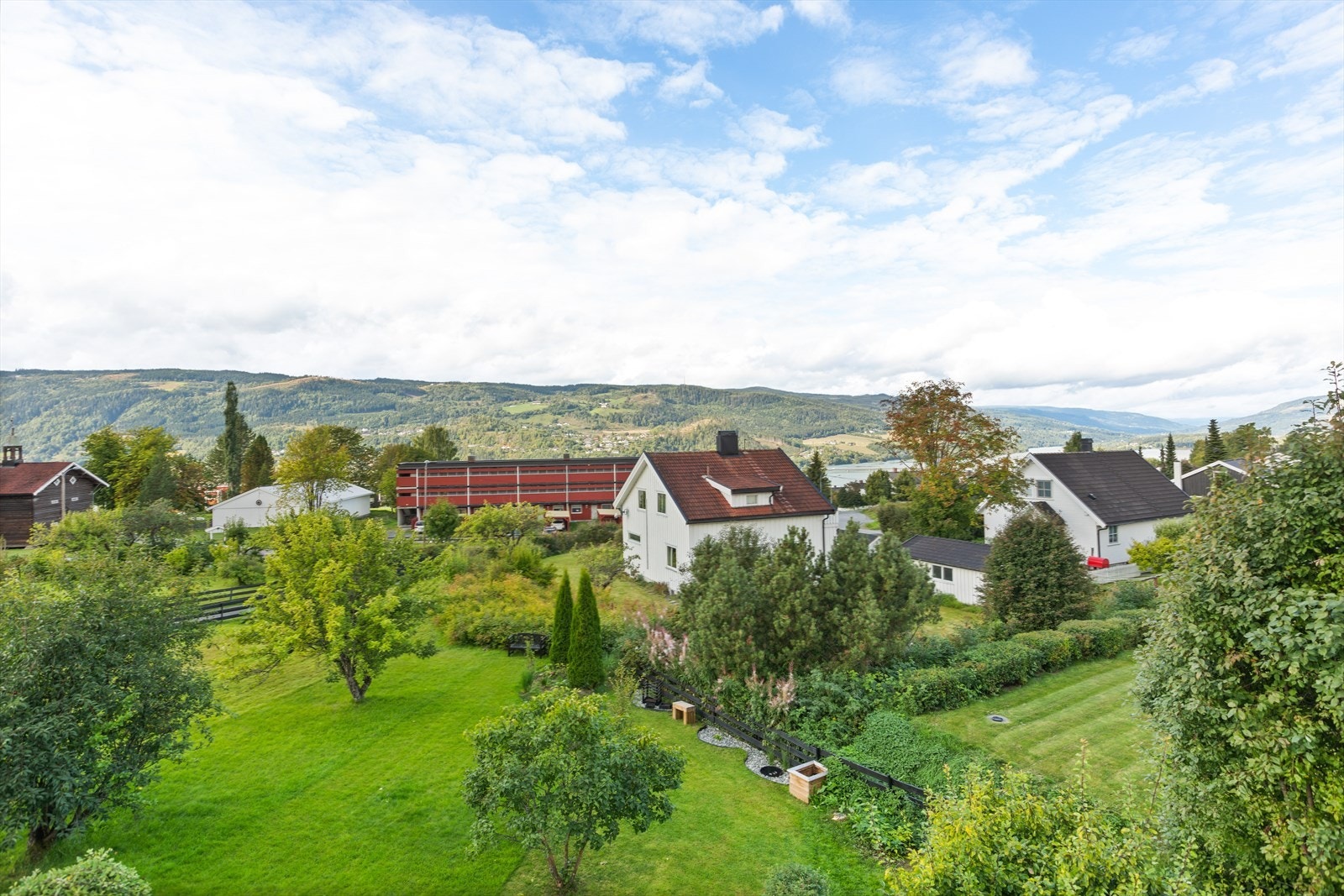 Uteområde og utsikt (bilde fra 2022) Galleribilde