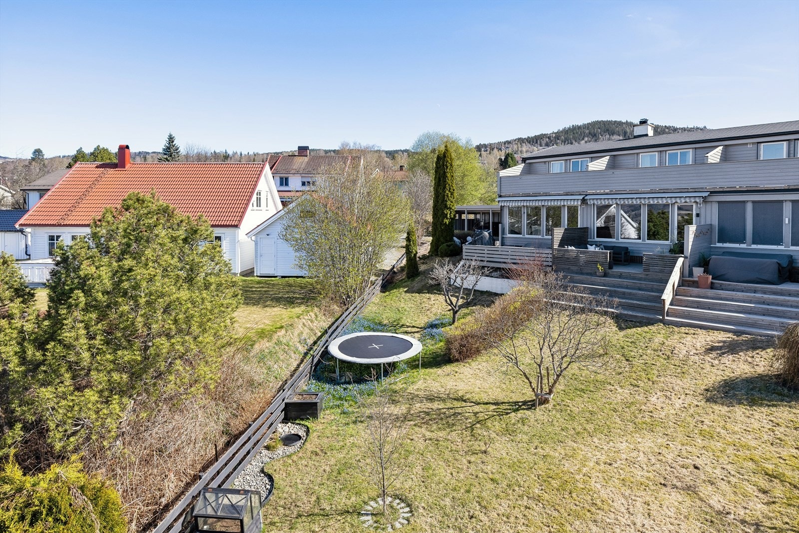 Boligen ligger rolig til, nest innerst i blindvei. Galleribilde