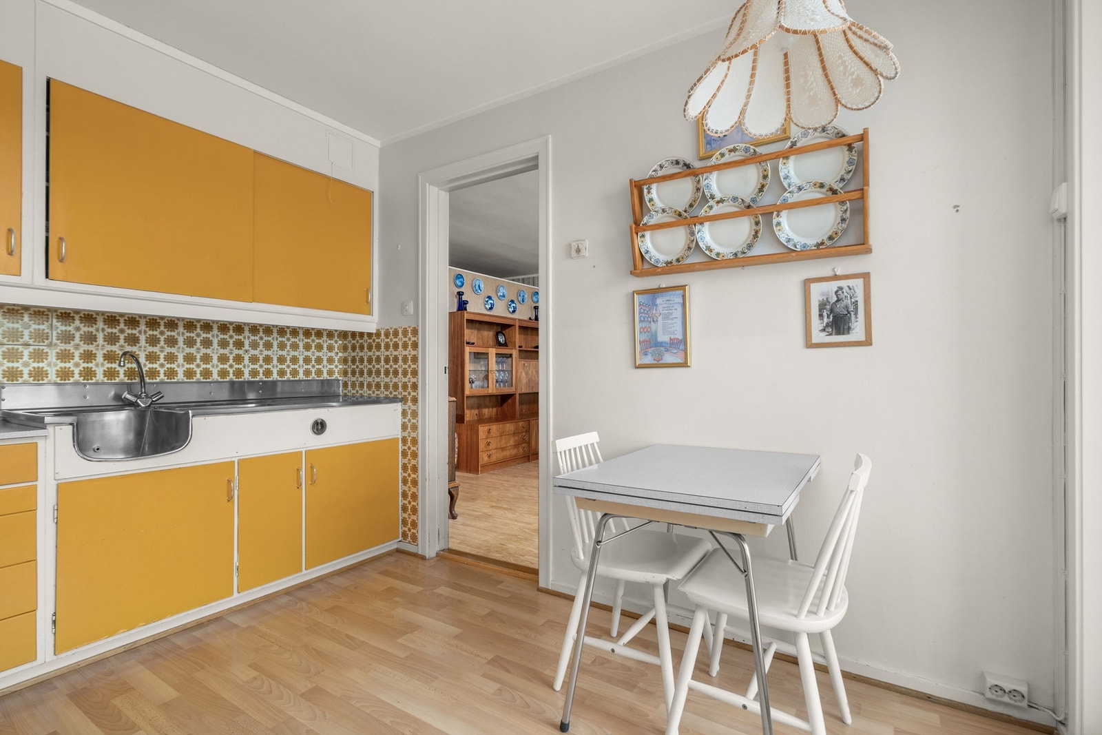 Det er god plass til spiseplass i tilknytning til kjøkkenet - ideelt for hverdagsmåltider. Galleribilde