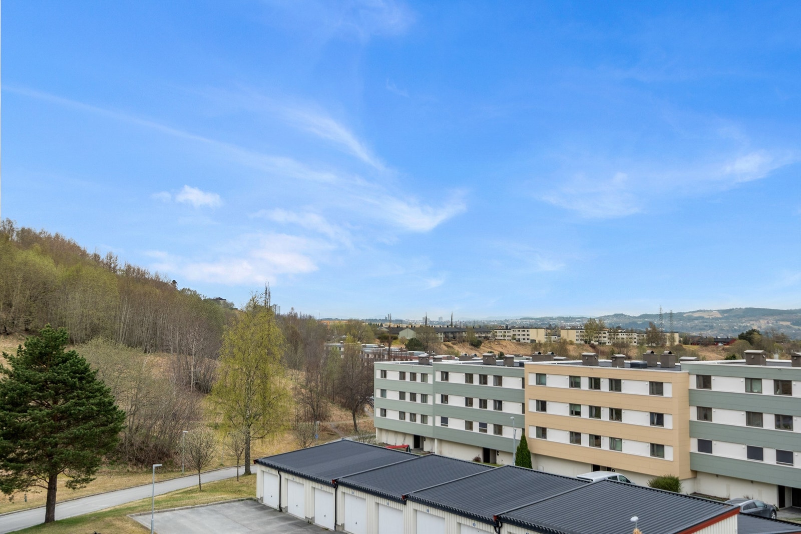 For studenter er beliggenheten svært gunstig med kort vei til NTNU Gløshaugen, samt gode kollektivforbindelser til øvrige studiesteder. Galleribilde