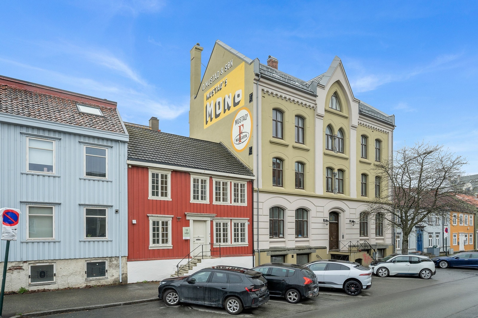 Sjarmerende bygning fra ca. 1845 med klassisk uttrykk - en eiendom med historisk særpreg. Galleribilde