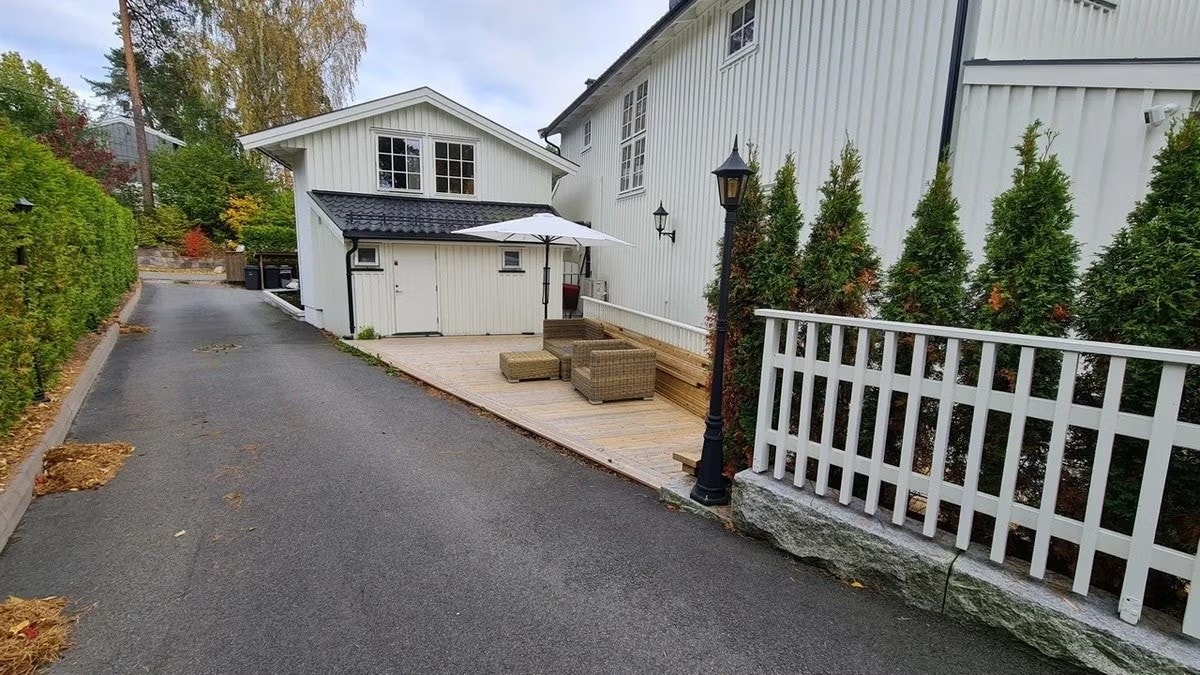 Terrasse og innkjøring Galleribilde