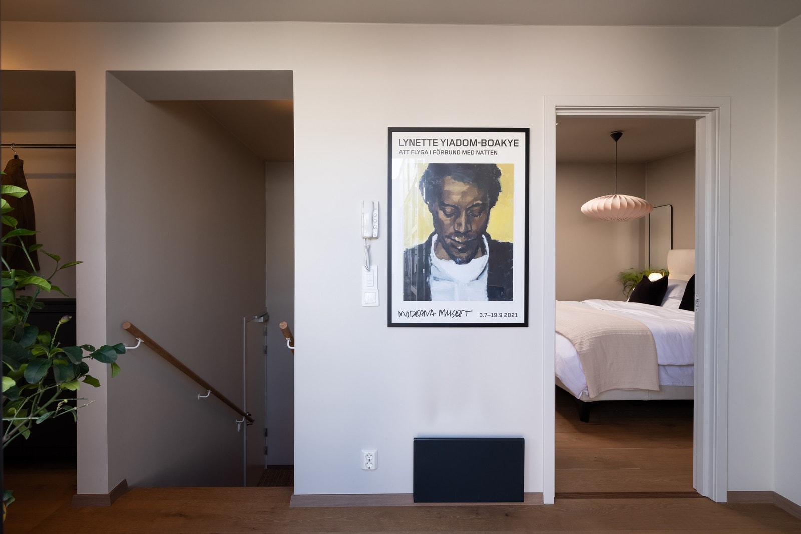 Gangen er knutepunktet i boligen med tilgang til alle rommene. Galleribilde