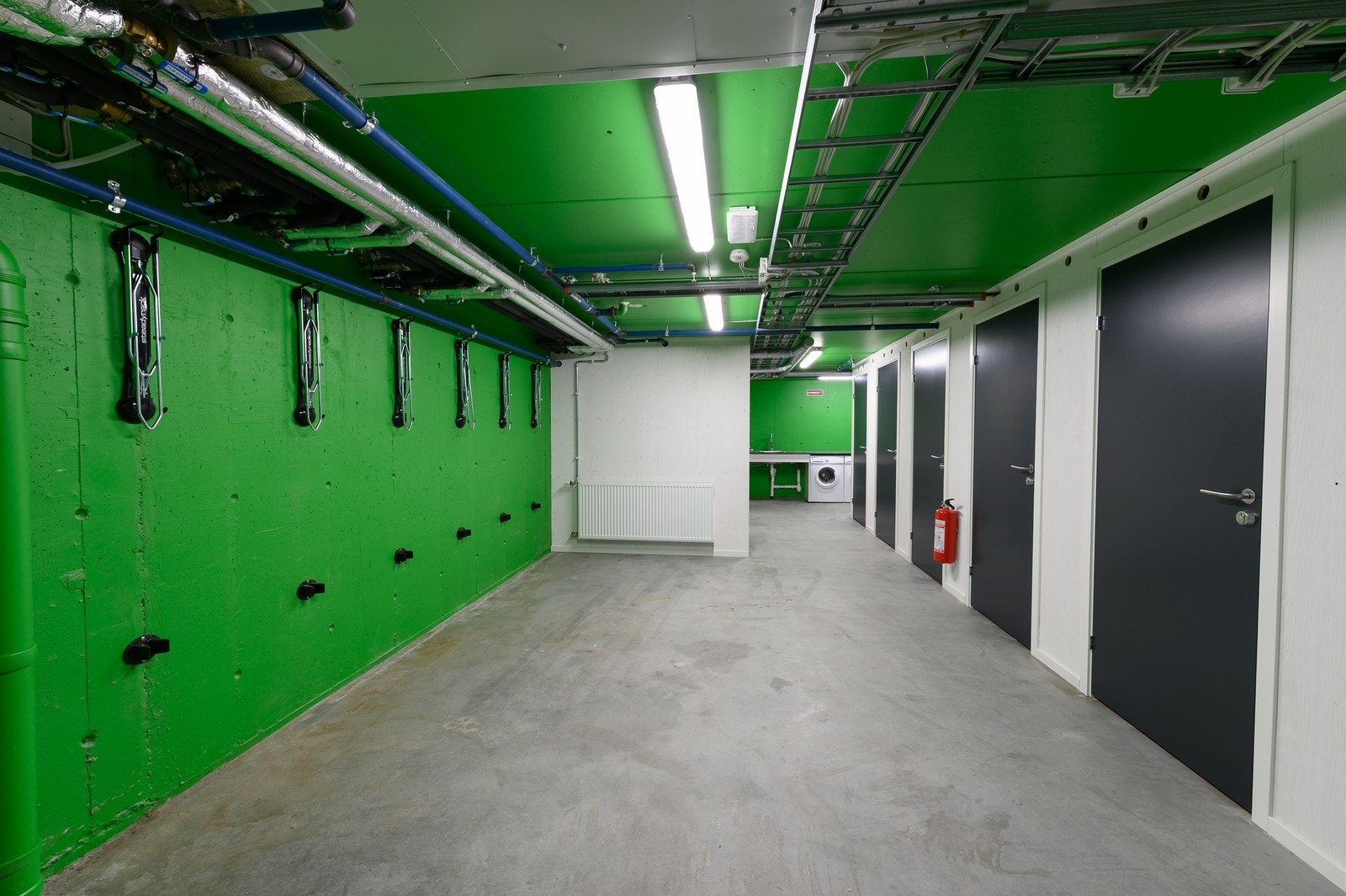 Felles vaskeri, egen bod og sykkelparkering. Galleribilde