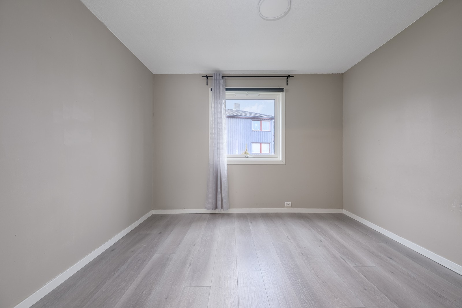 Soverom 3 kan brukes fleksibelt som barnerom, gjesterom eller kontor etter behov. Galleribilde