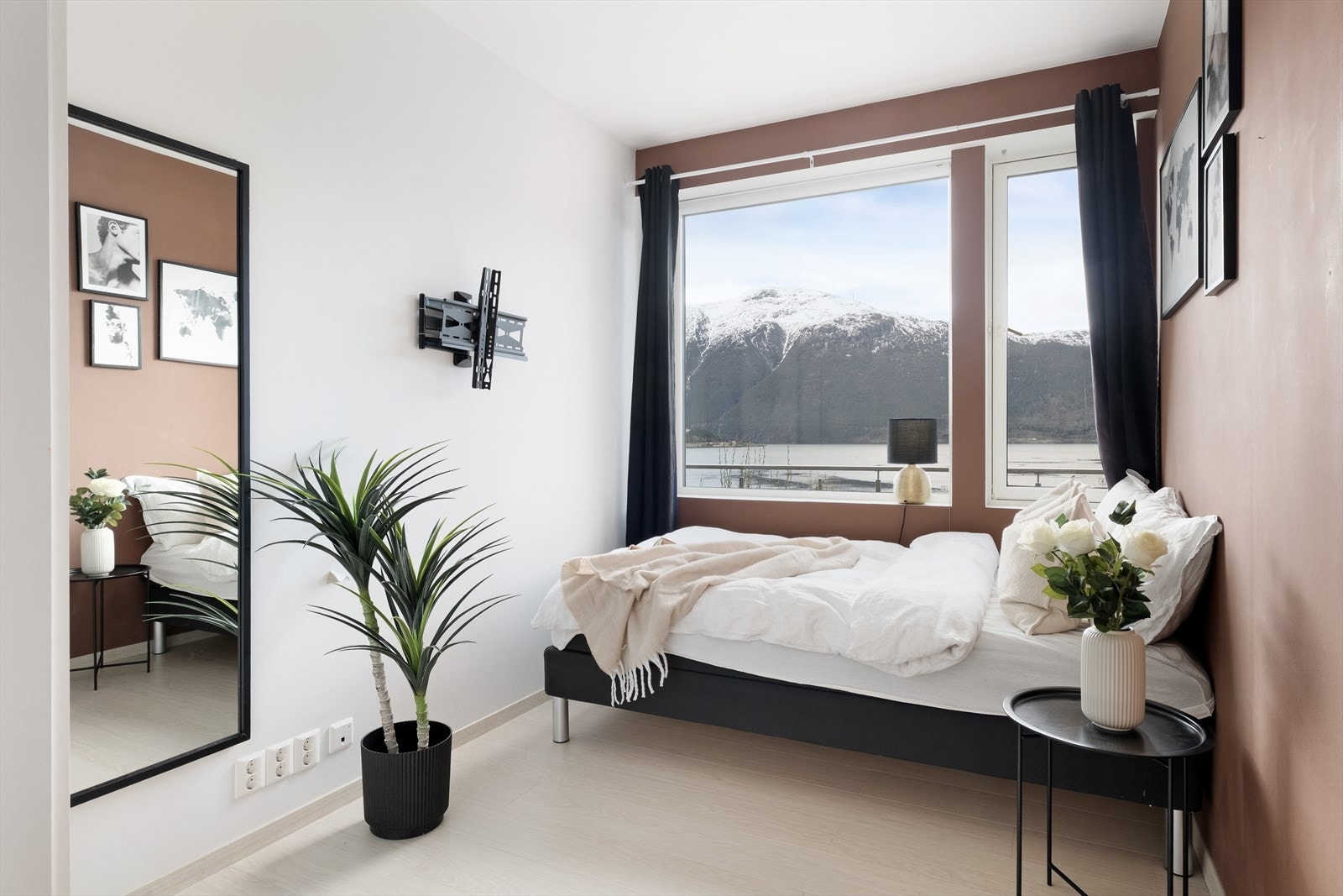 Soverom 2 egnar seg fint som enten barne- eller gjesterom. Galleribilde