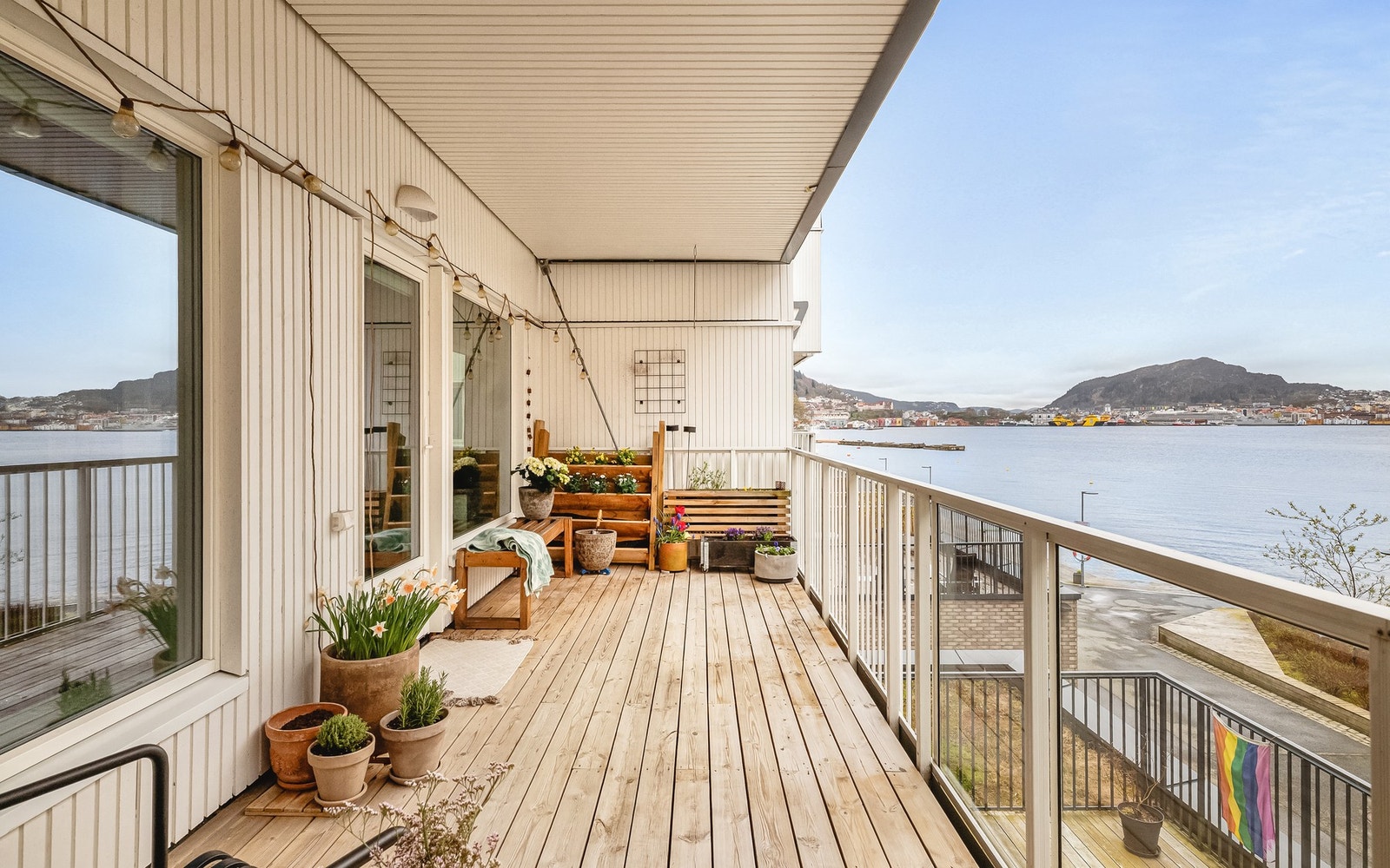 Stor balkong med god plass til møblement etter ønske. Galleribilde
