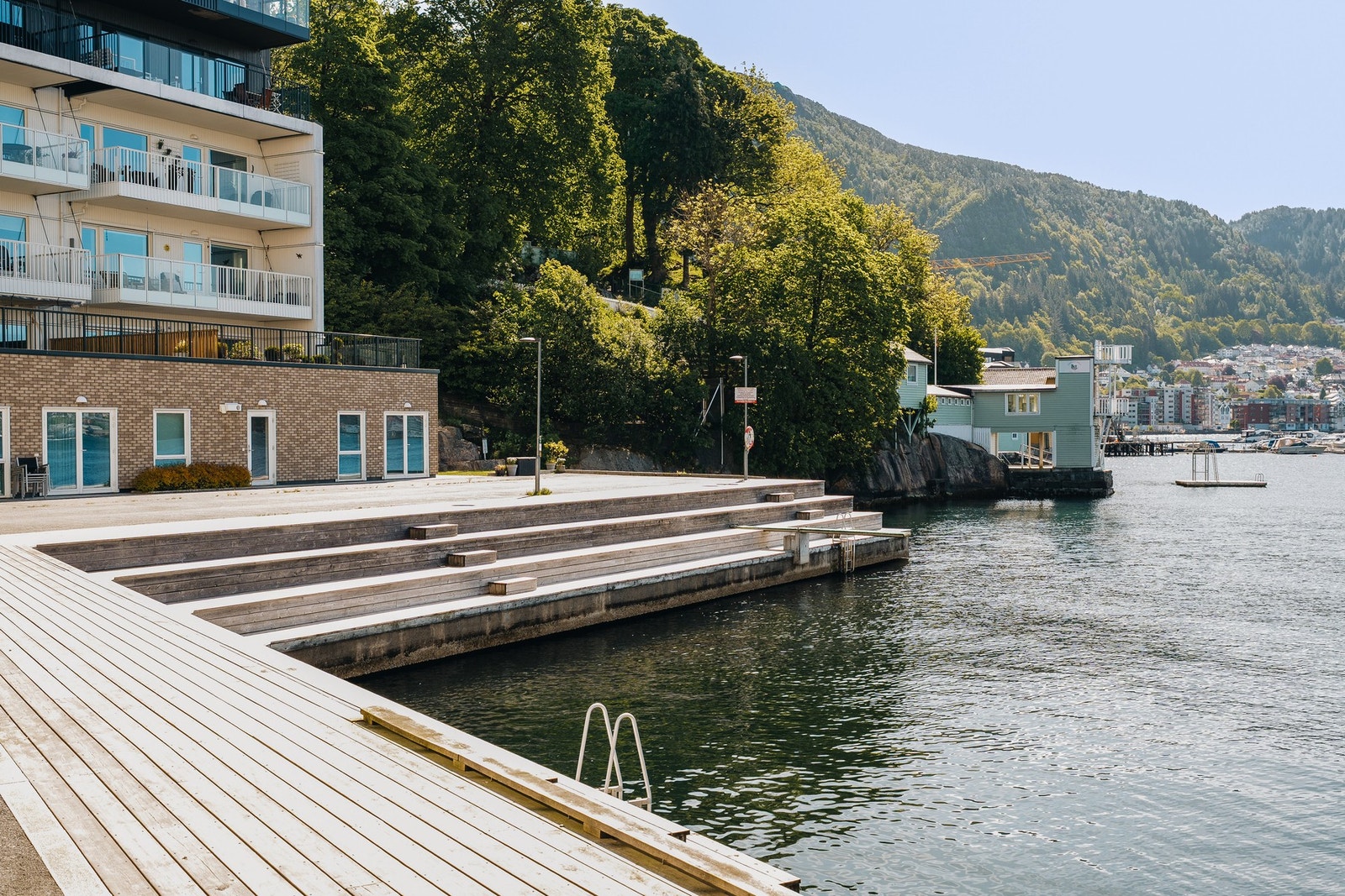 Like ved leiligheten finner man flotte uteareal hvor du kan nyte fine dager. Galleribilde