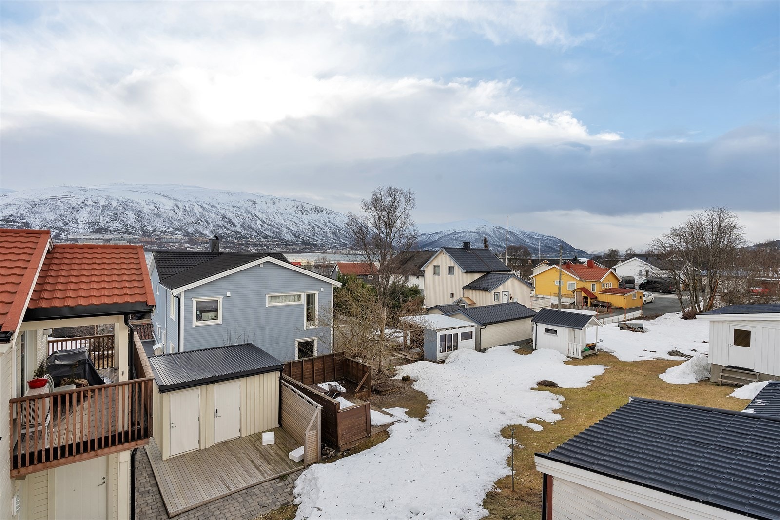 Flotte uteområder og stor tomt. Galleribilde
