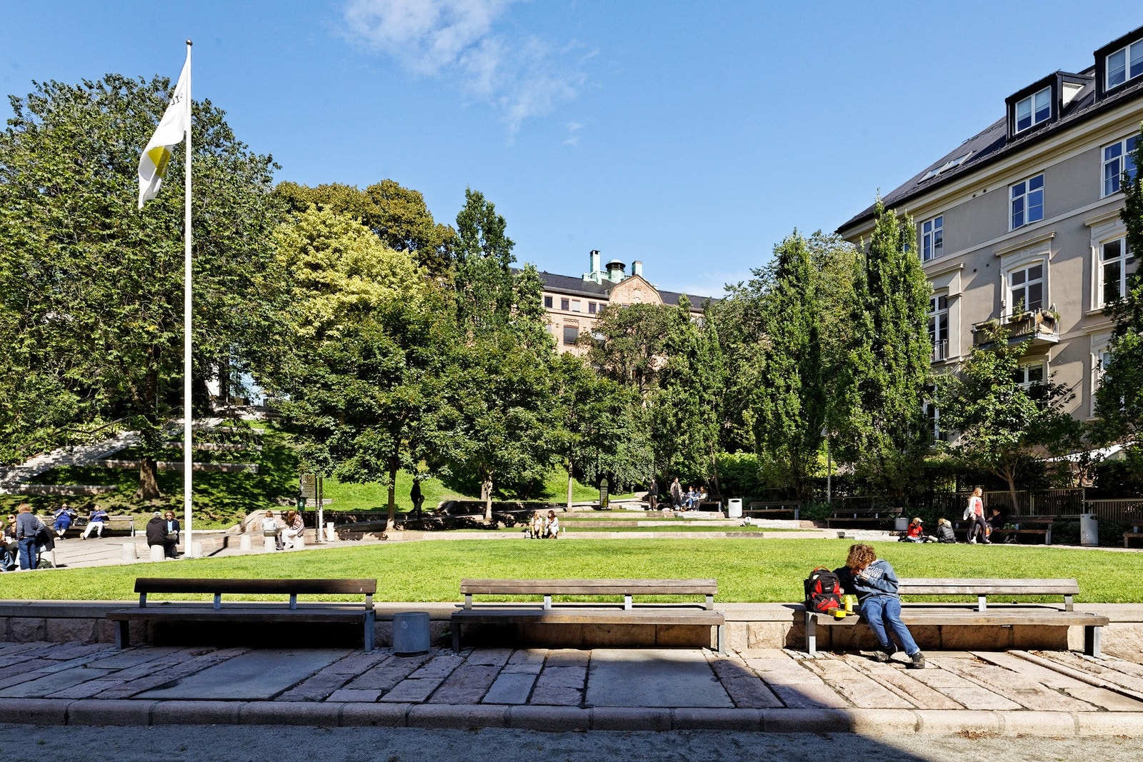 Pilestredet Park består av flotte grøntområder hvor lange solfylte dager kan nytes. Galleribilde