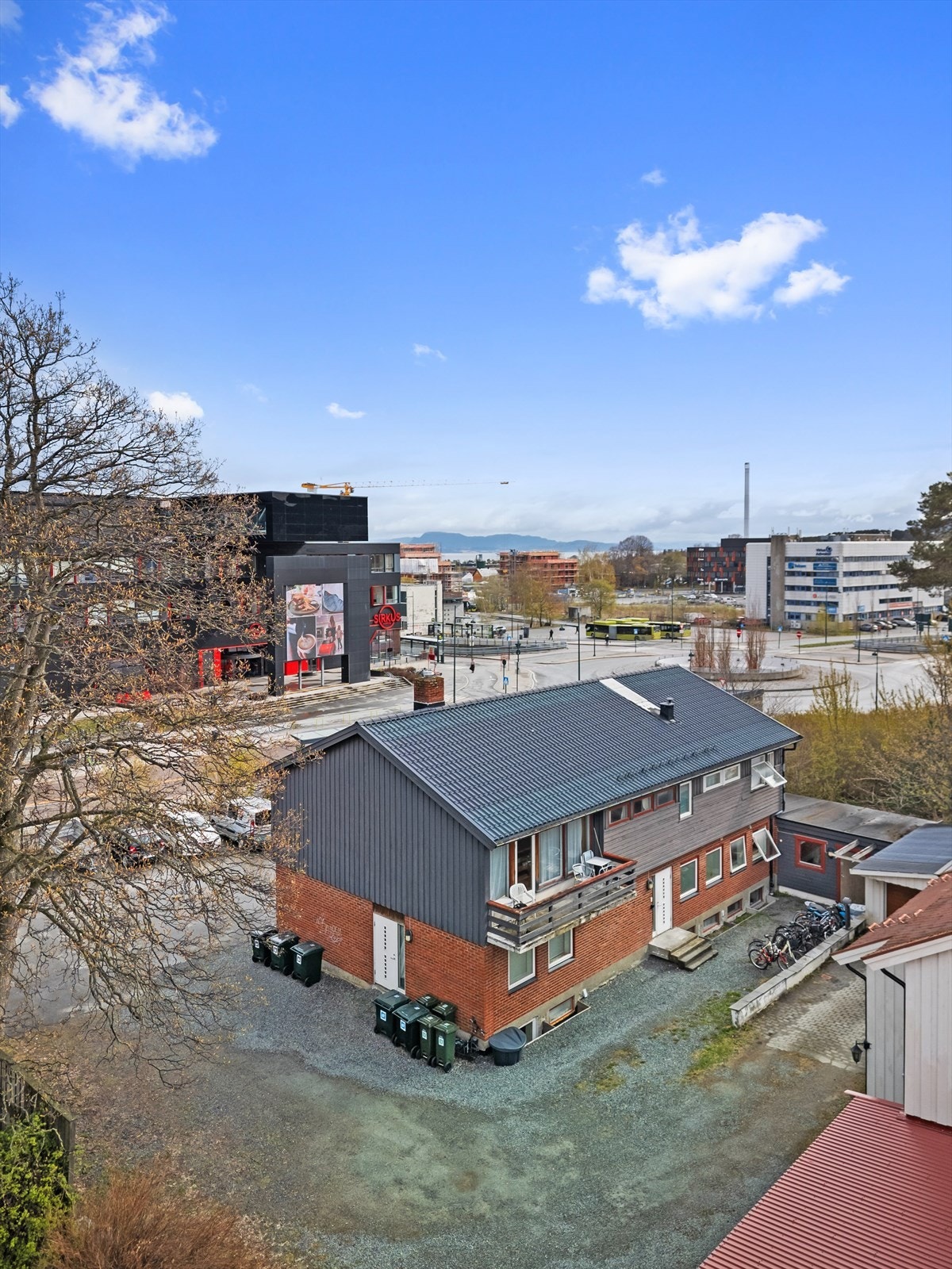 Boligen går over tre plan. Galleribilde
