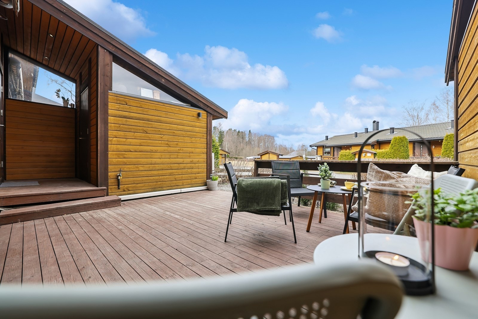 Platting og bod ved inngangen. Galleribilde