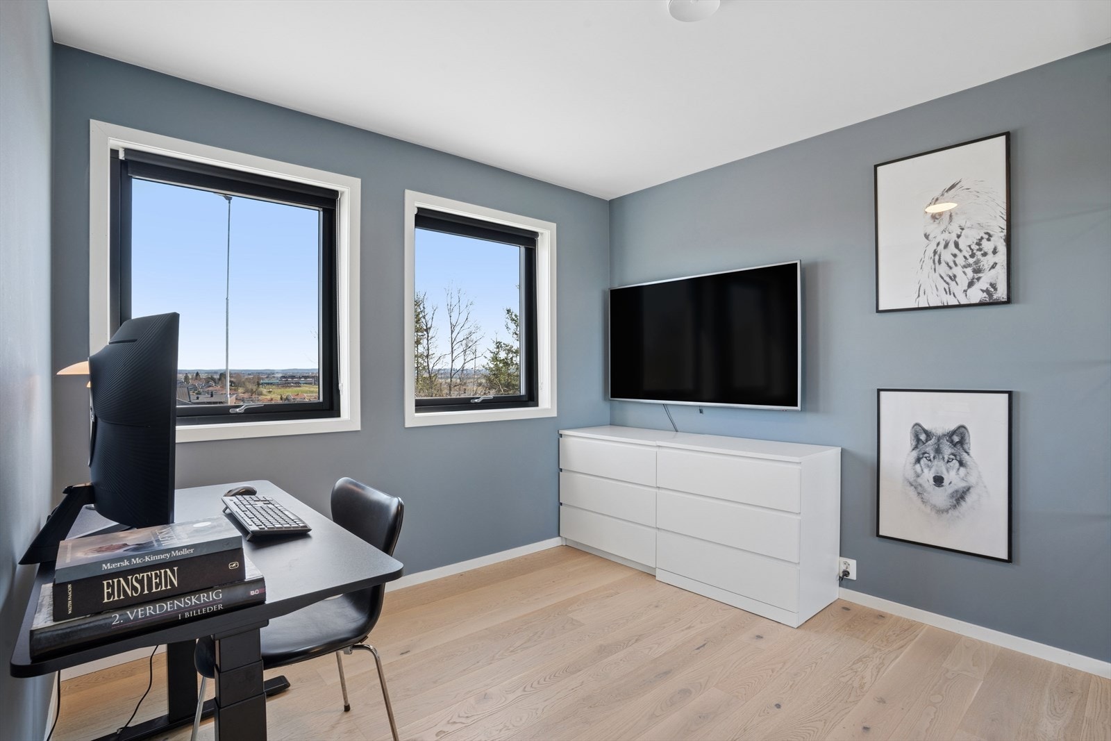 Det tredje soverommet er også av god størrelse med plass til seng og garderobeskap. Galleribilde