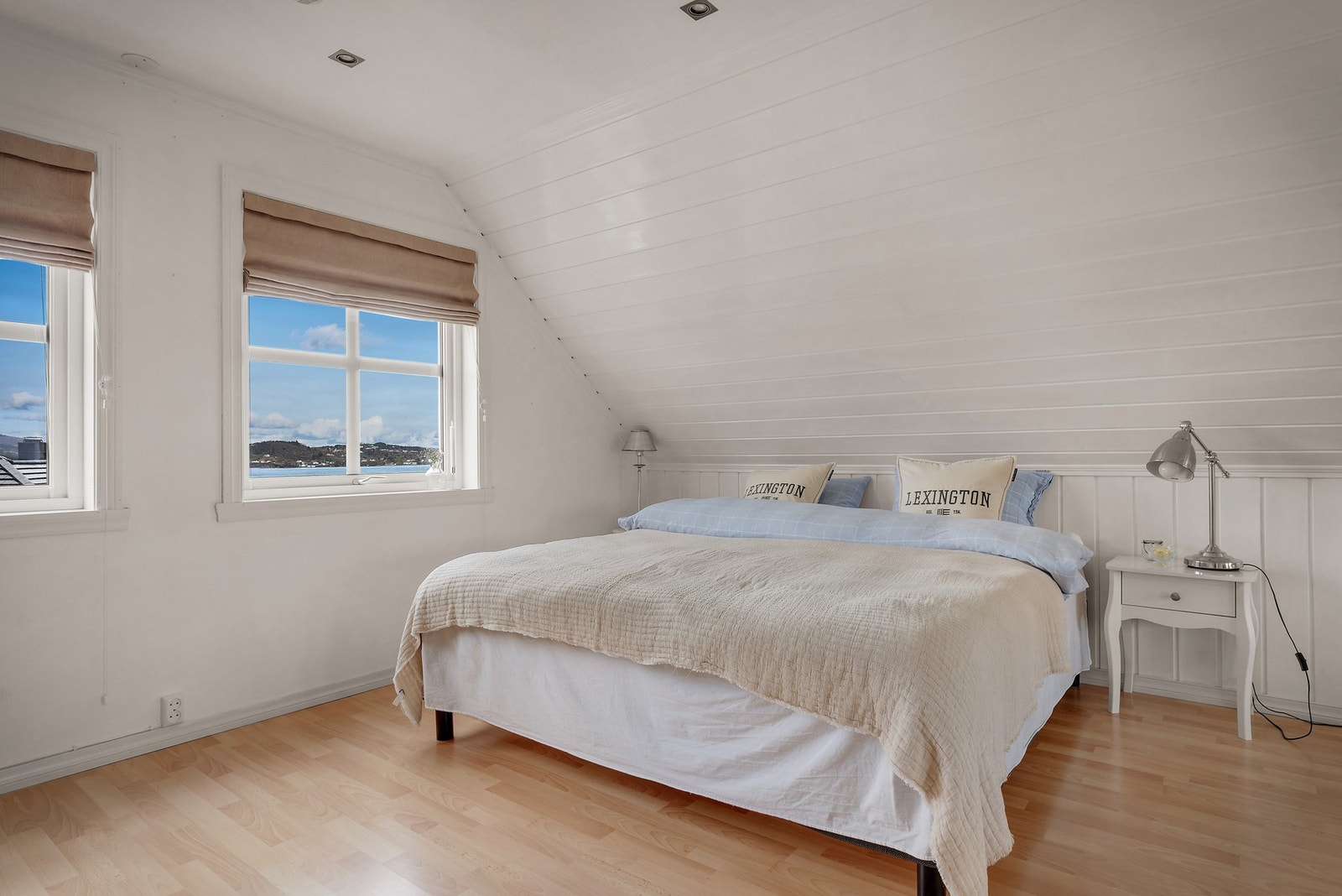 - Hovedsoverom på hele 18,2 m² - Galleribilde