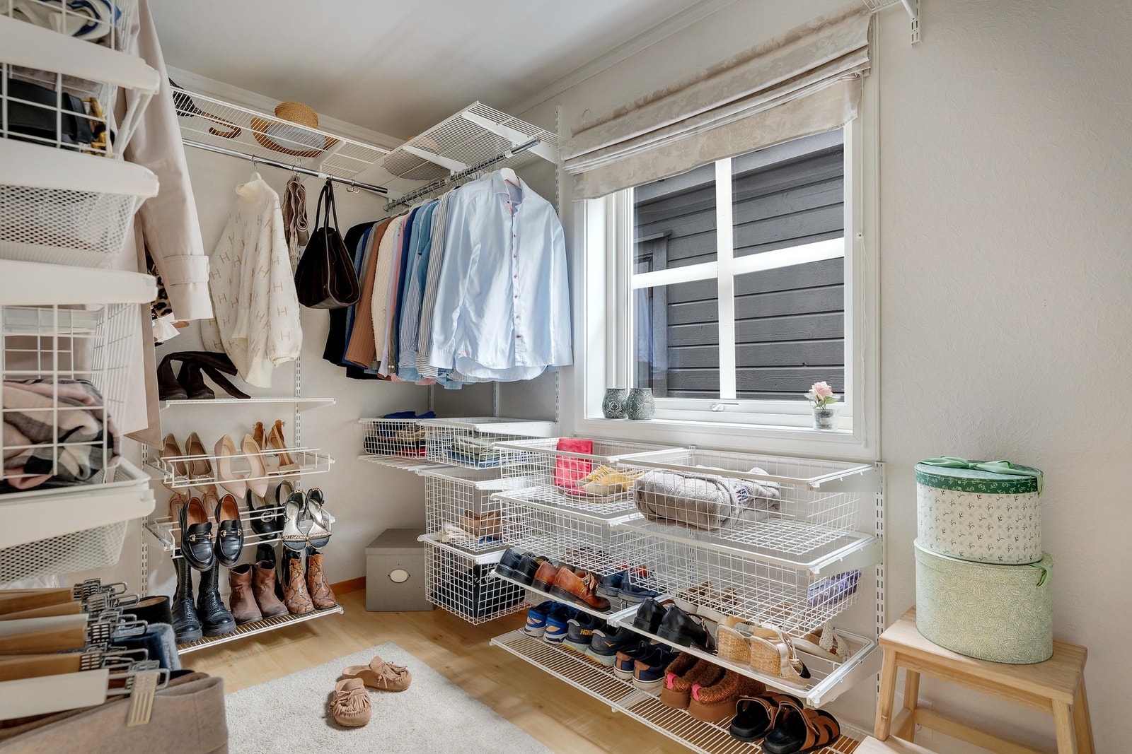 - Soverom nr. 2 på 7,4 m² har i dag blitt benyttet som walk-in-garderobe - Galleribilde