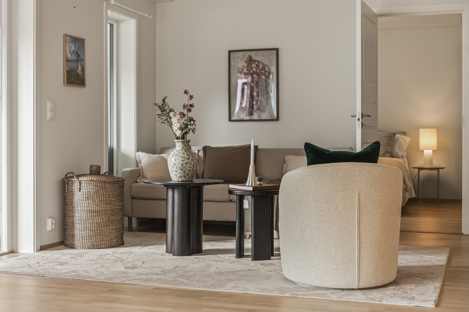 Det er lagt flott parkett på gulv i de fleste rom. Galleribilde