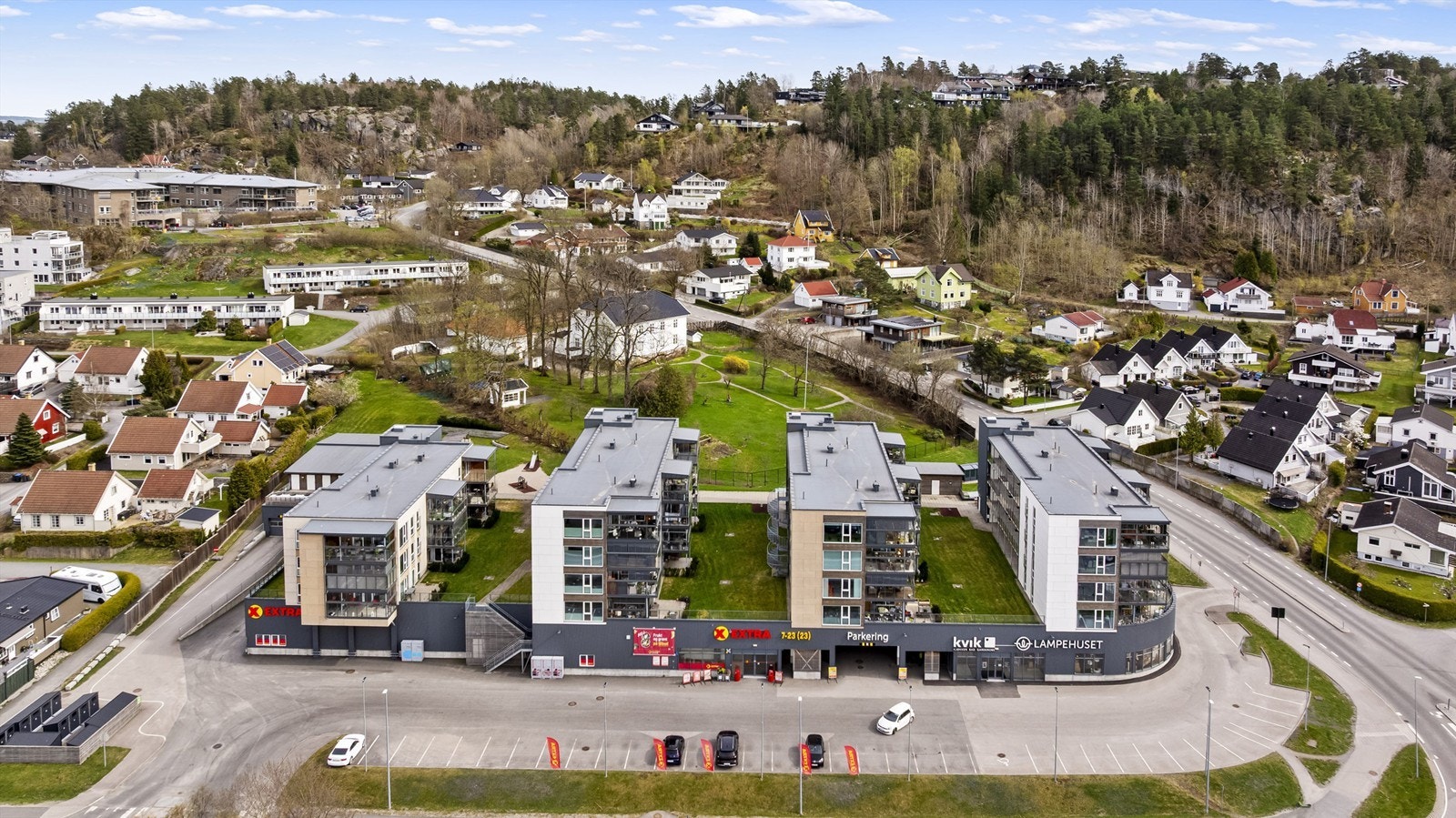Beliggenheten er svært praktisk med Coop Extra i første etasje av bygget, som forenkler hverdagslogistikken. Galleribilde