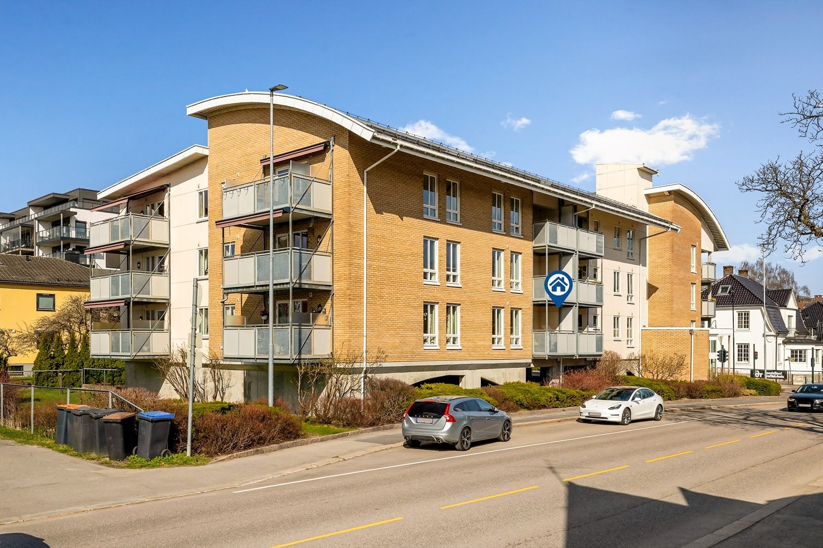 Eiendommen ligger attraktivt og sentralt til, med gangavstand til alt Sandefjord sentrum har å by på. Galleribilde