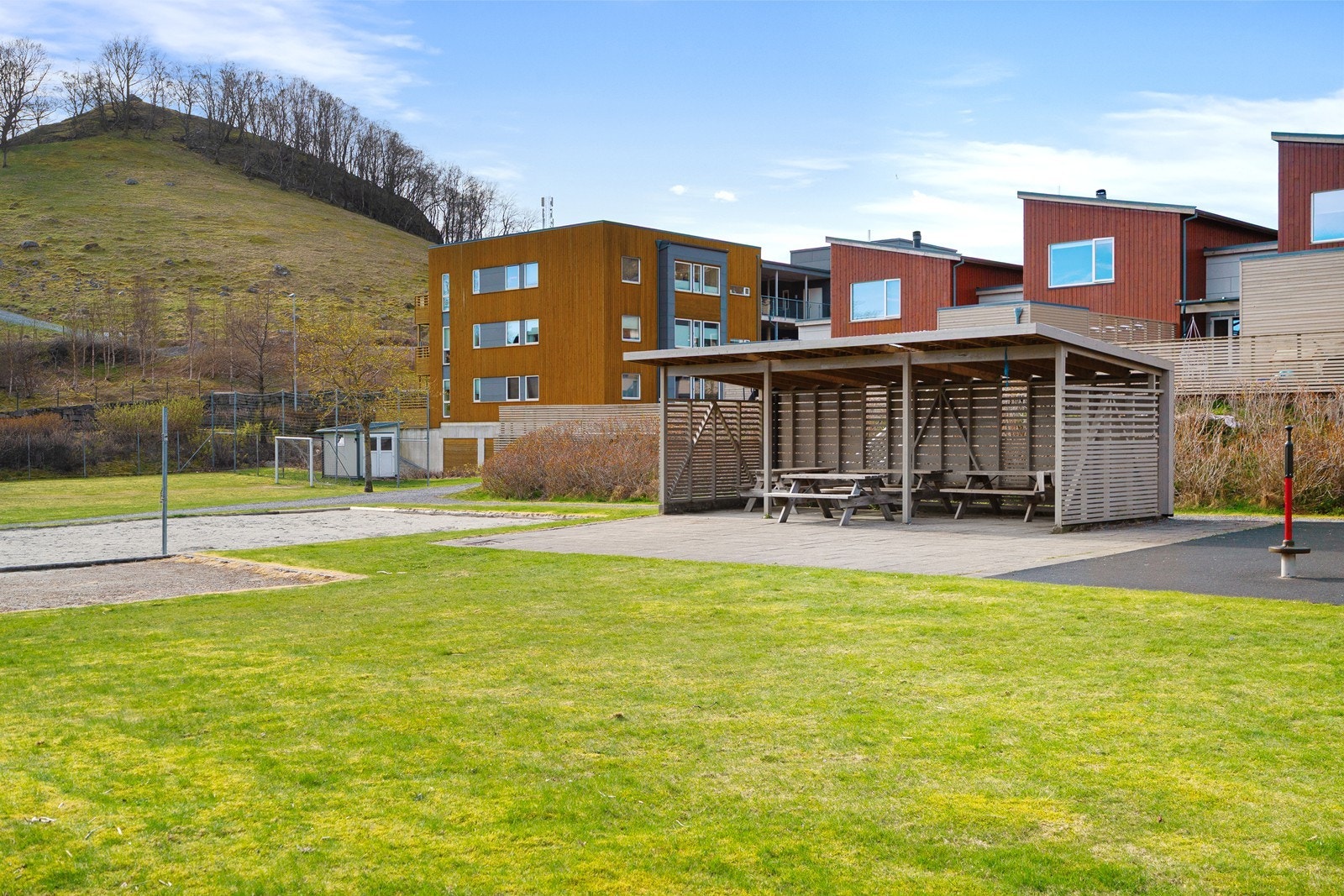 Gode kollektivmuligheter med gangavstand til bussholdeplass og hyppige avganger til Sandnes sentrum Galleribilde