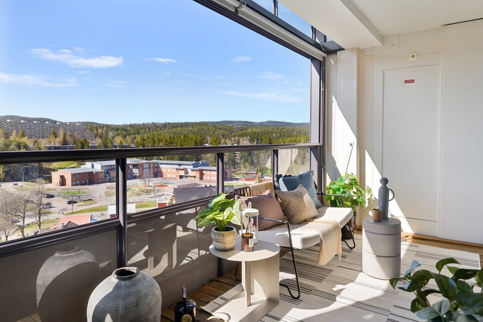 Balkongen er en privat og usjenert uteplass i høyden. Galleribilde