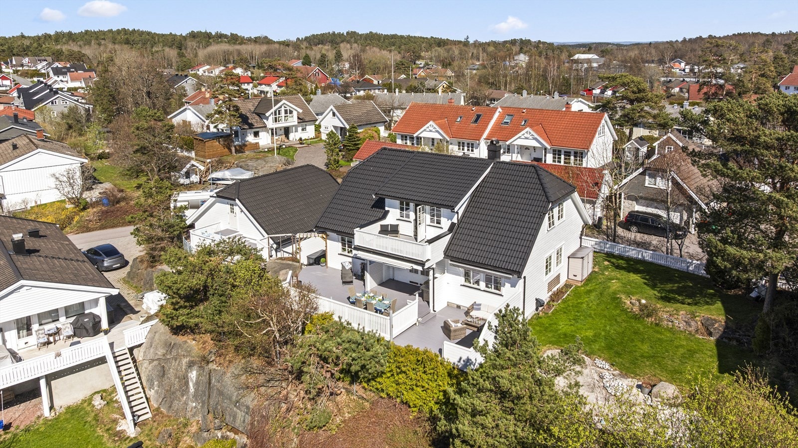 Nordvik Eiendomsmegling v/Christoffer Kvalshaugen ønsker deg velkommen til Oskjærveien 4 på Tjøme! Foto: Fotograf Magik Galleribilde