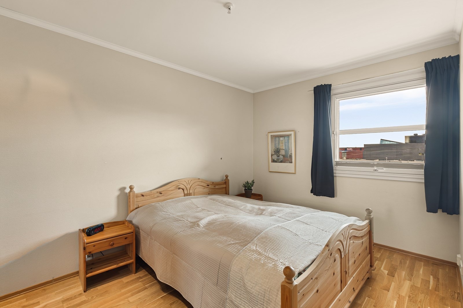 Leiligheten har to romslige soverom på hhv. 11,5 m² og 10,6 m². Galleribilde