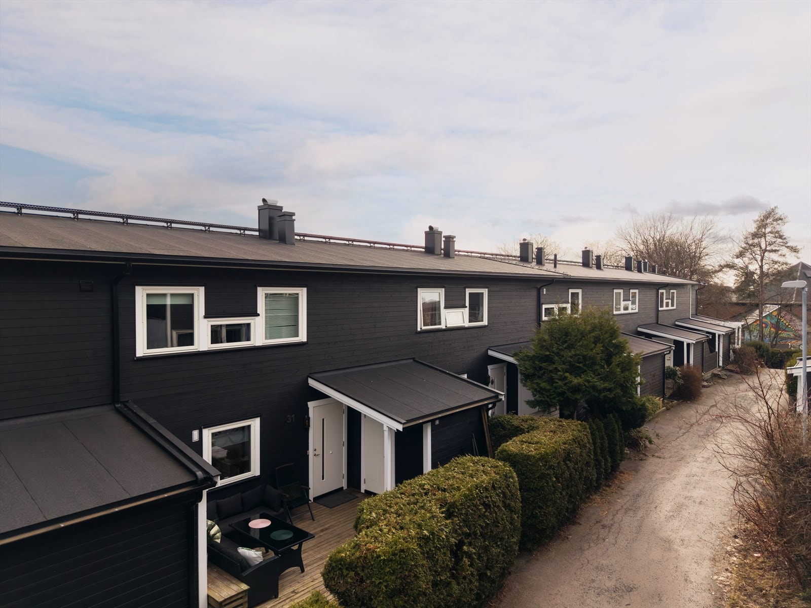 For de yngre barna er det flere barnehager i nærheten, som Gaupefaret barnehage, som ligger 6 minutters gange unna. Galleribilde