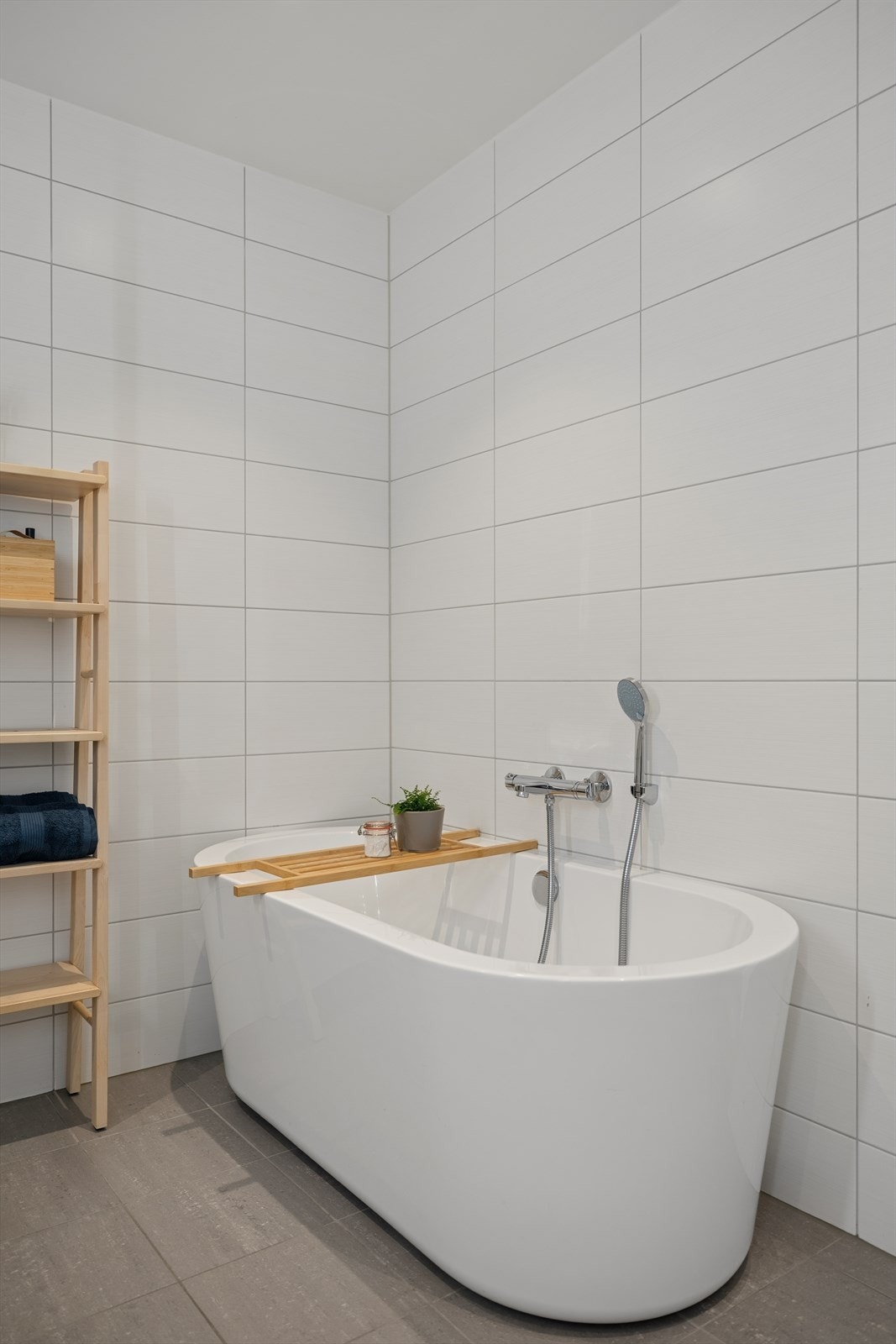 Badekaret på hovedbadet gir mulighet for ekstra velvære i hverdagen. Galleribilde