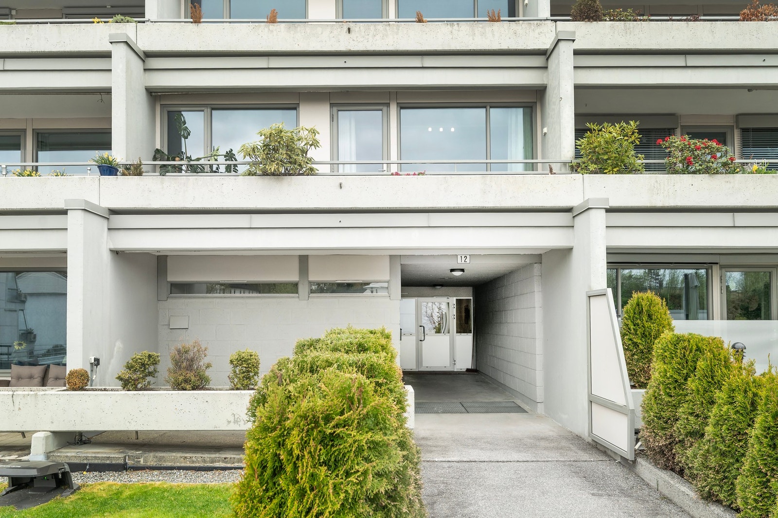 Inngangsparti. Galleribilde