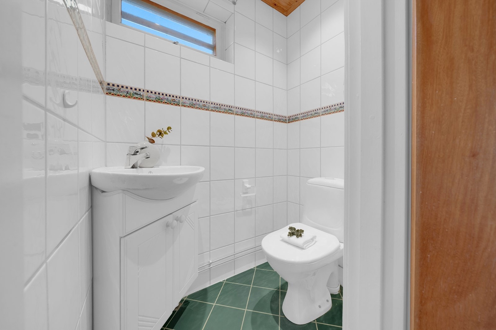 WC - Rehabilitert i 1998 - Gulv med gulvvarme - Galleribilde