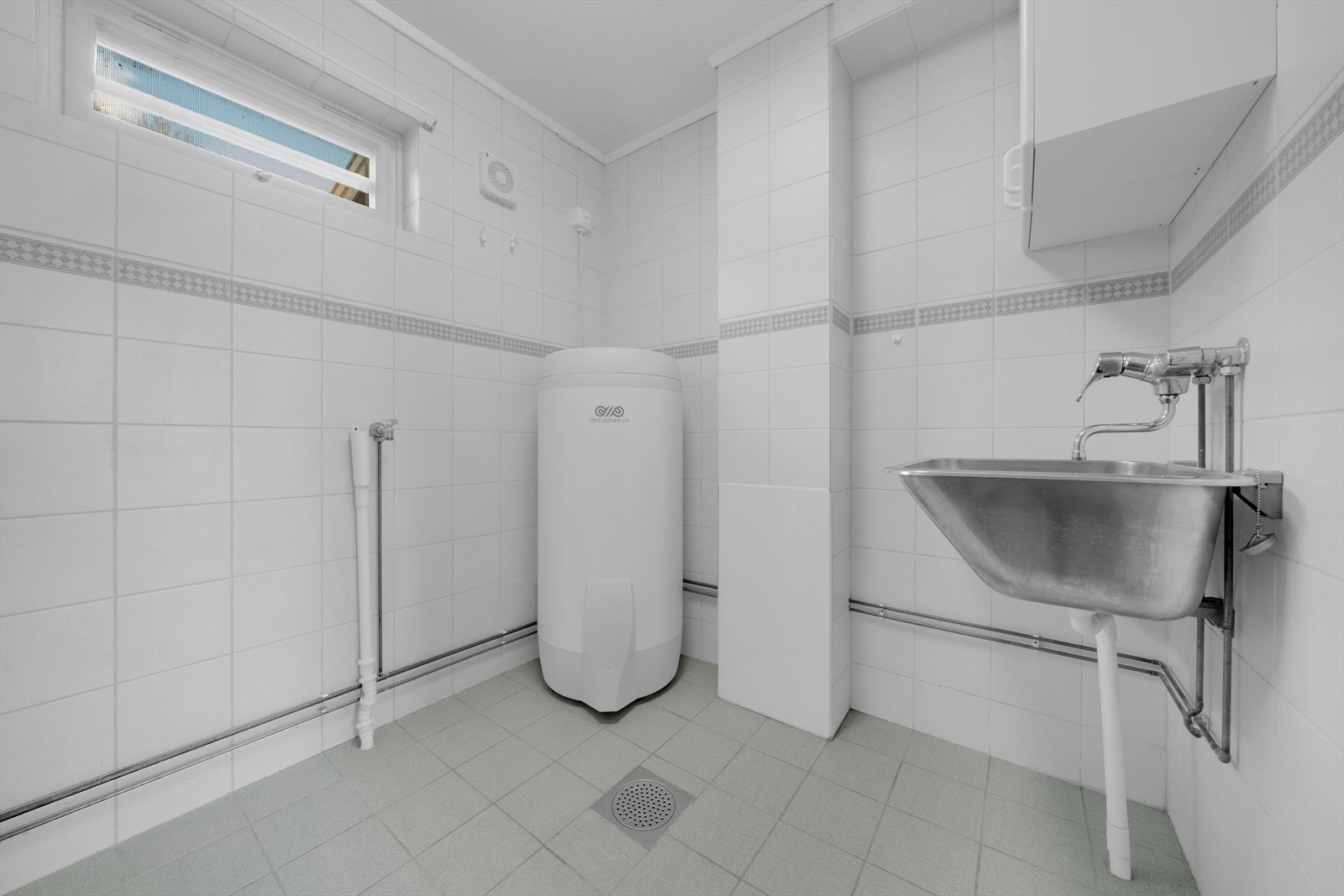 Vaskerom rehabilitert i 1998 - Opplegg for vaskemaskin og tørketrommel Galleribilde