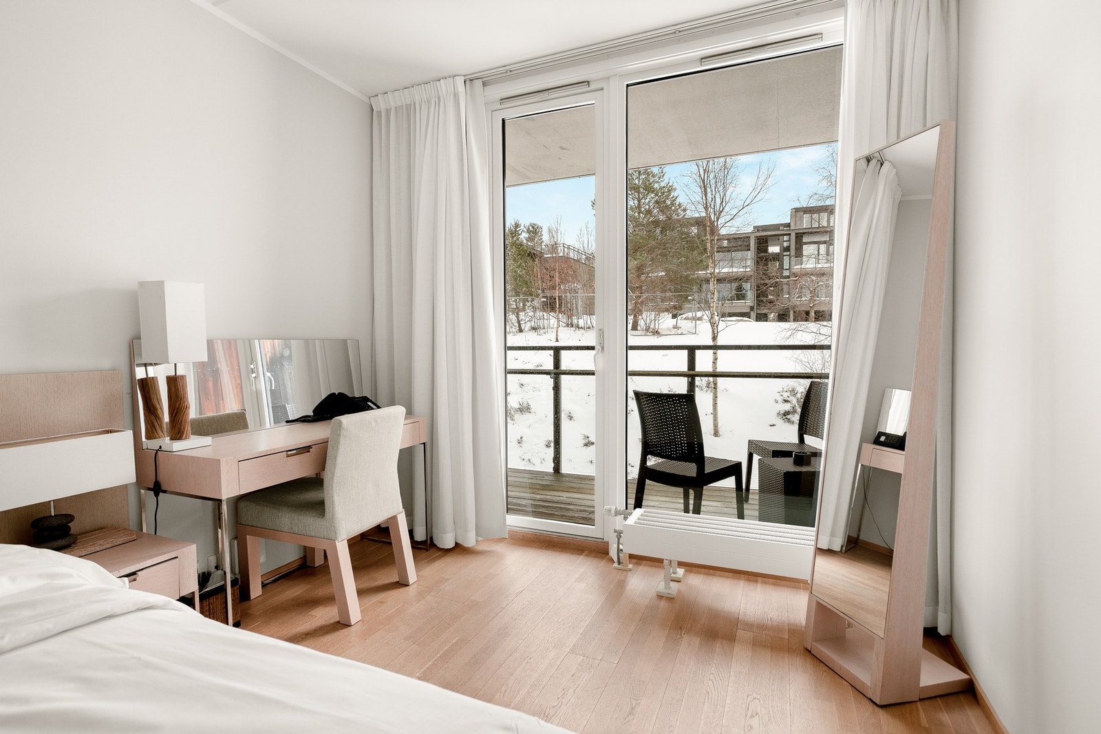 Soverommet inngår i en egen del som kan stenges av, og egner seg godt som separat utleiedel eller gjesteavdeling. Galleribilde