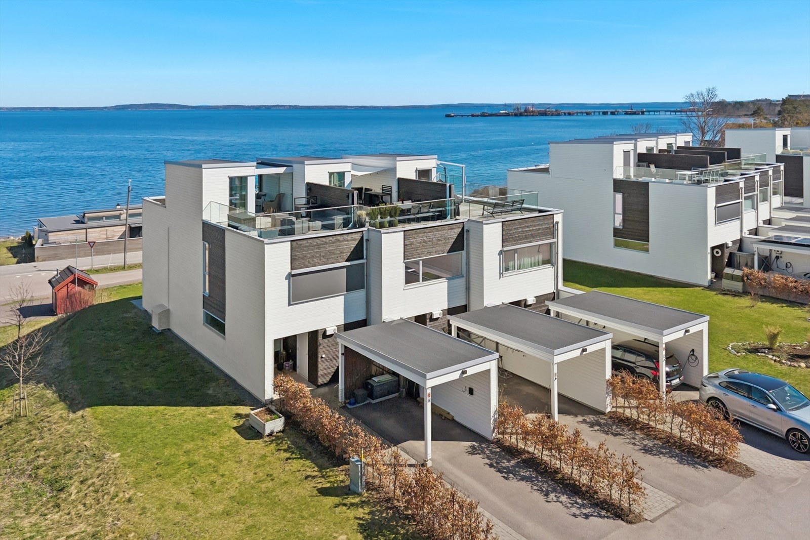 Martine Hosen v/ DNB Eiendom presenterer Åsgårdstrandsveien 402B! Galleribilde