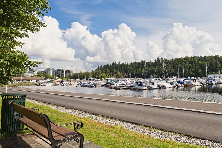 Nærområdet har flere parker og grønne lunger, samt kort vei til flotte tur- og rekreasjonsområder langs Bestumkilen. Galleribilde