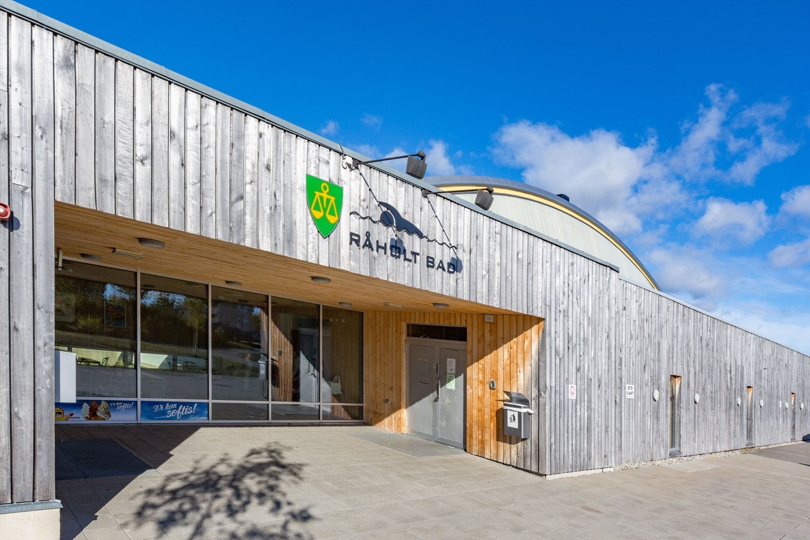 Råholt bad og idrettshall. Galleribilde