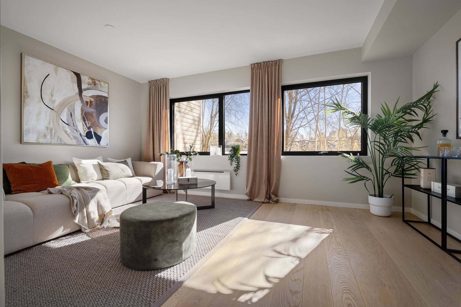 Stor og praktisk kjellerstue, det perfekte lekerommet for barna, tv-rom eller kontor. Galleribilde