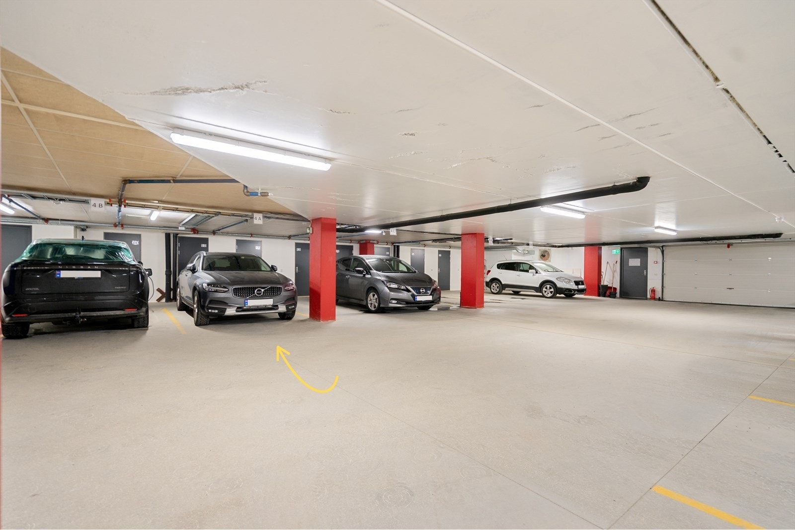 Parkering i felles garasjeanlegg. Galleribilde