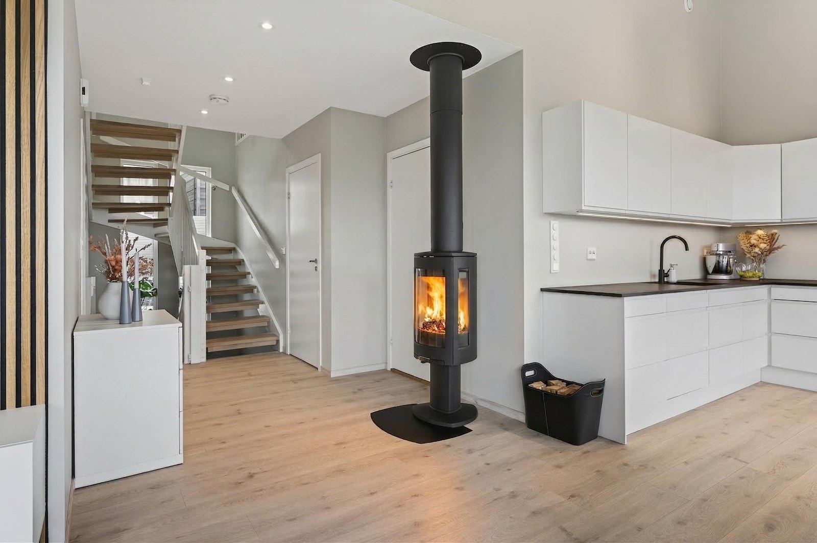La oss ta en titt på boligens loftsetasje Galleribilde
