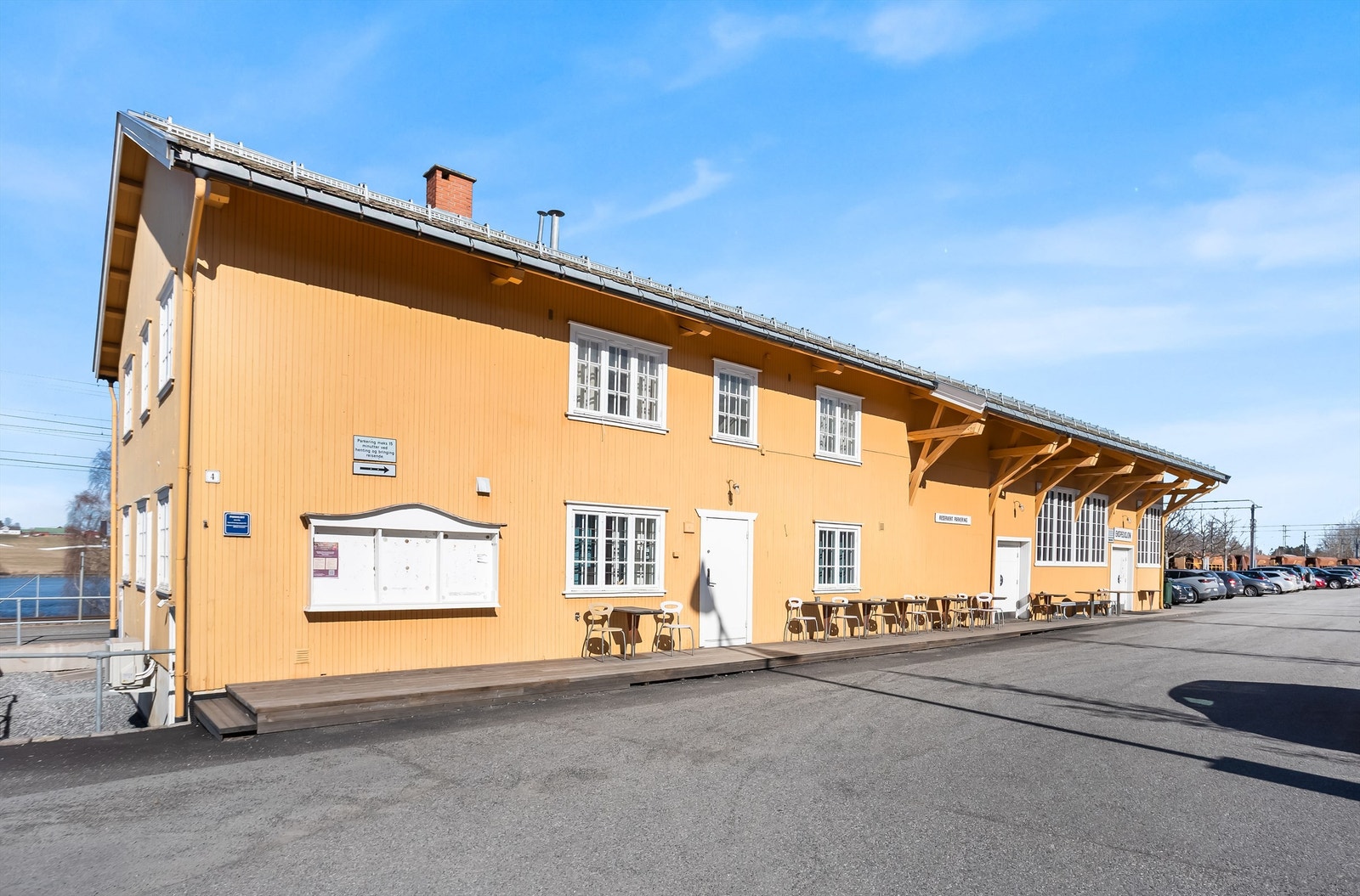 Årnes stasjon ligger kun 300m fra leiligheten. Velkommen til visning! Foto: Ann-Helen Nannestad Galleribilde