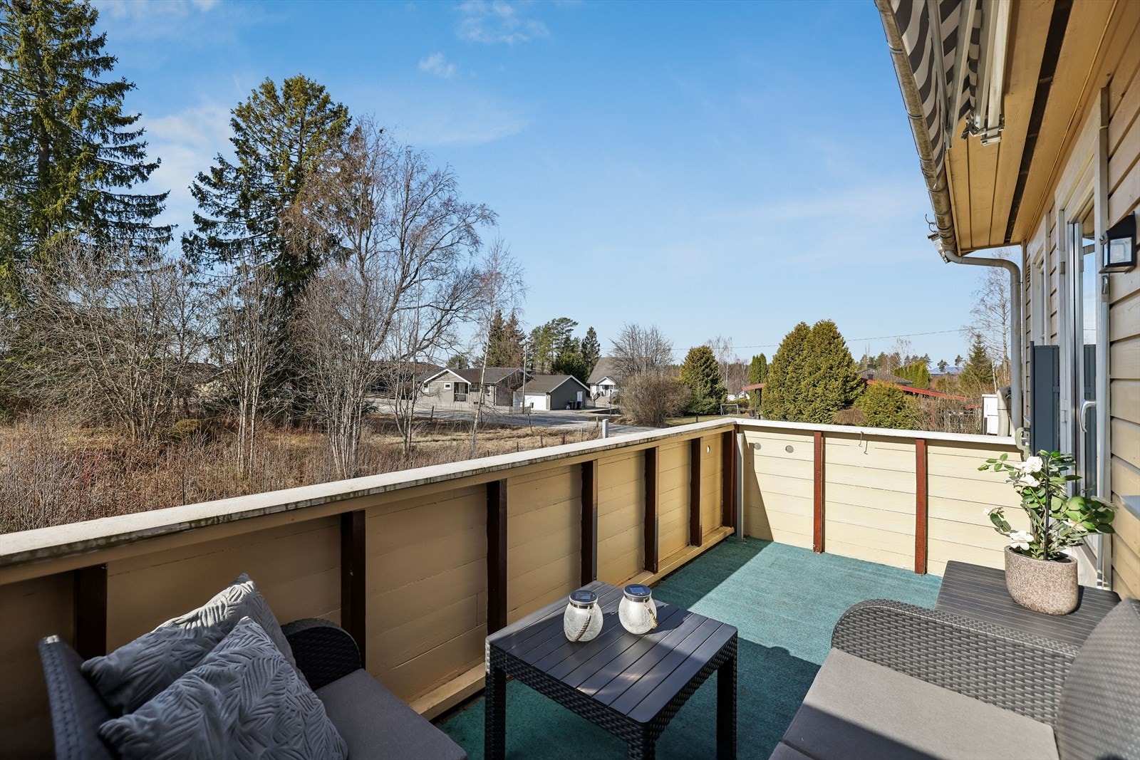 Fra stuen er det utgang til en vestvendt balkong på 7 m². Galleribilde