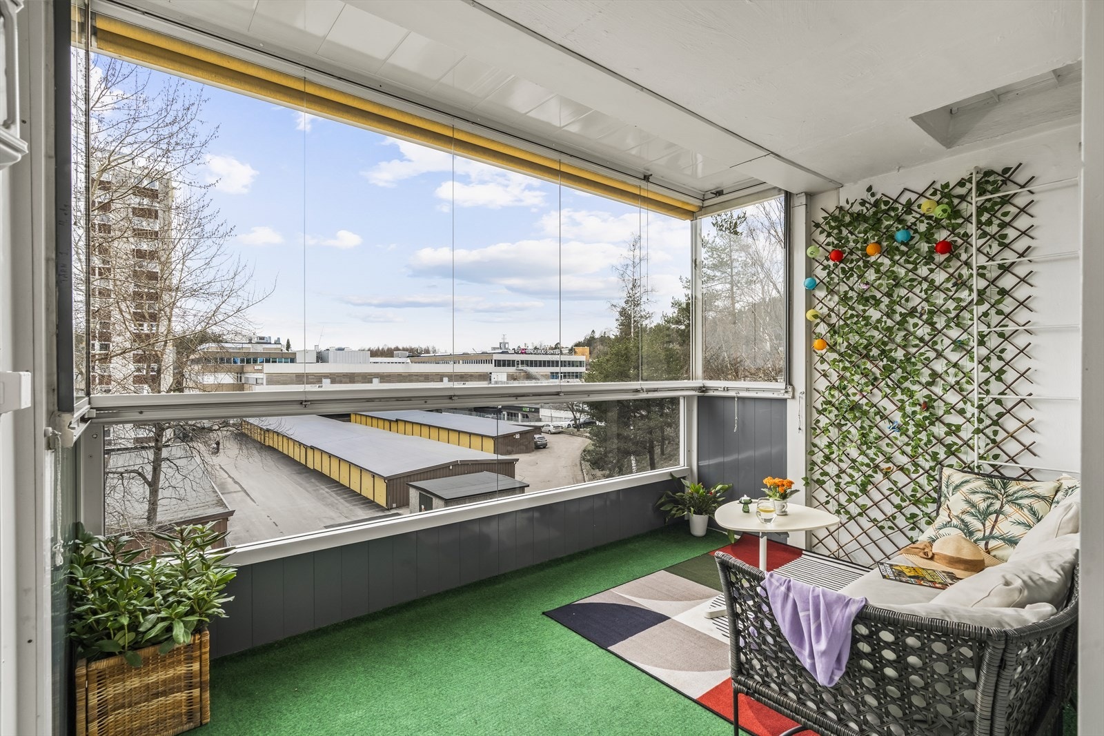Sørvest vendt balkongen på 10 m² med svært gode solforhold Galleribilde