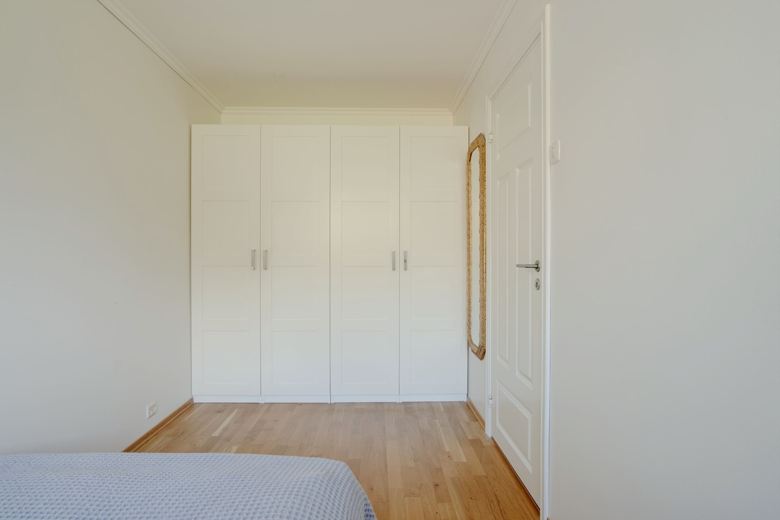 Mye skapplass på soverom 2. Galleribilde