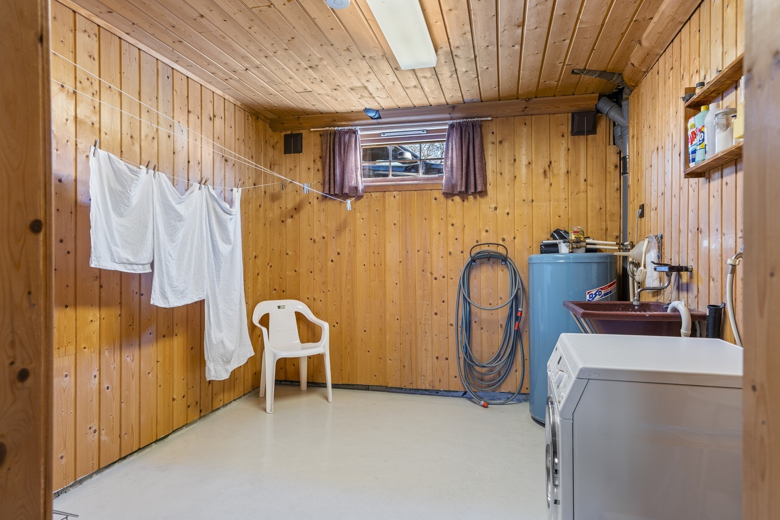 Separat og praktisk vaskerom Galleribilde