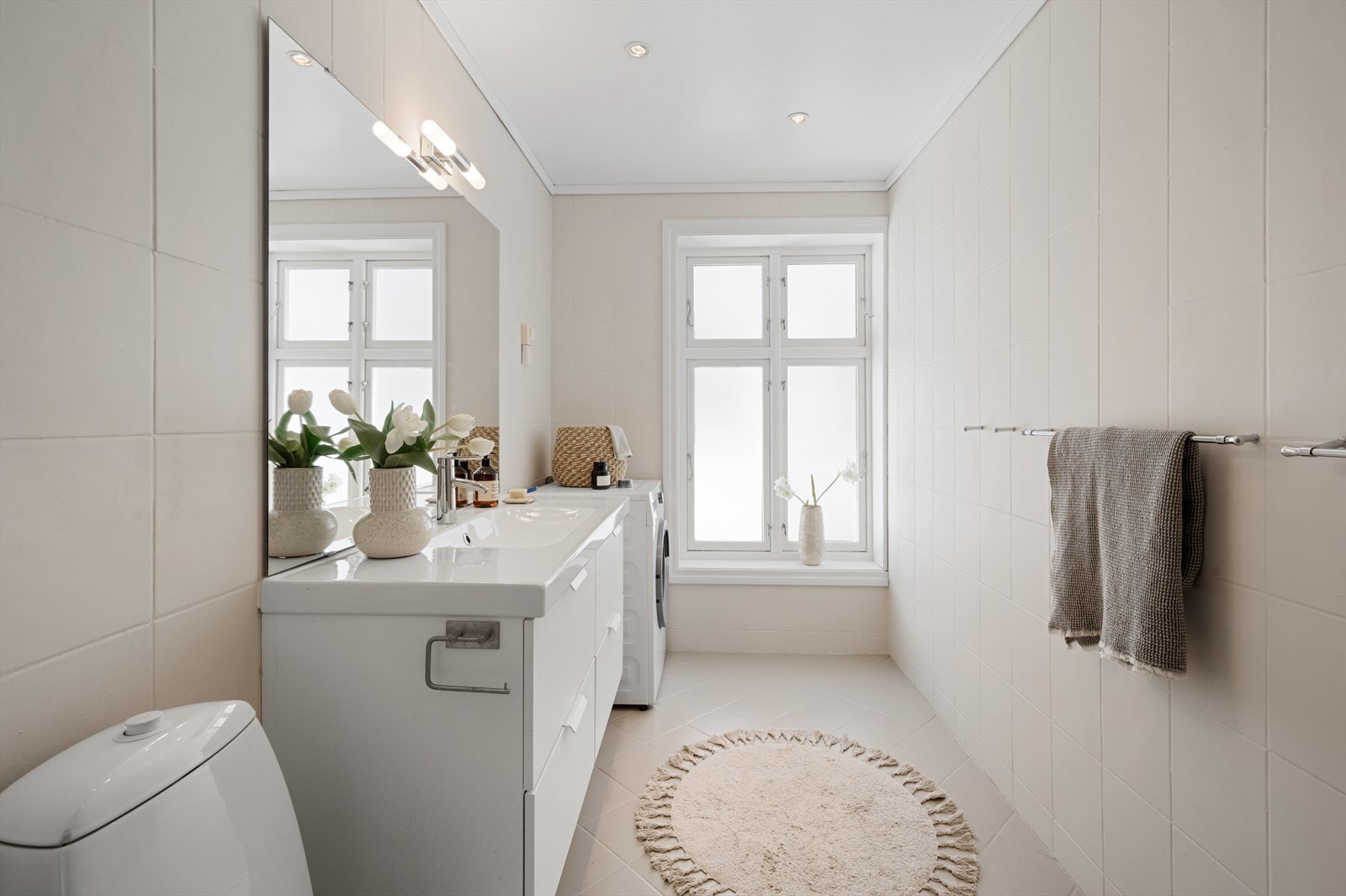 - Leilighetens bad måler 6,4 m² - Galleribilde