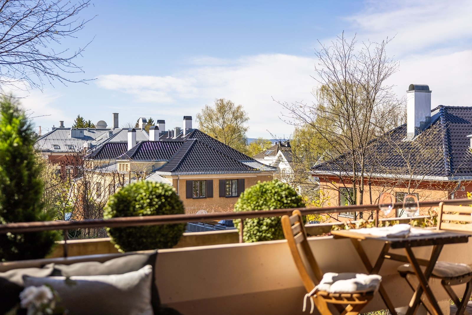 Leiligheten er beliggenheten på Frogner, med kort avstand til restauranter, vinbarer og kaféer Galleribilde